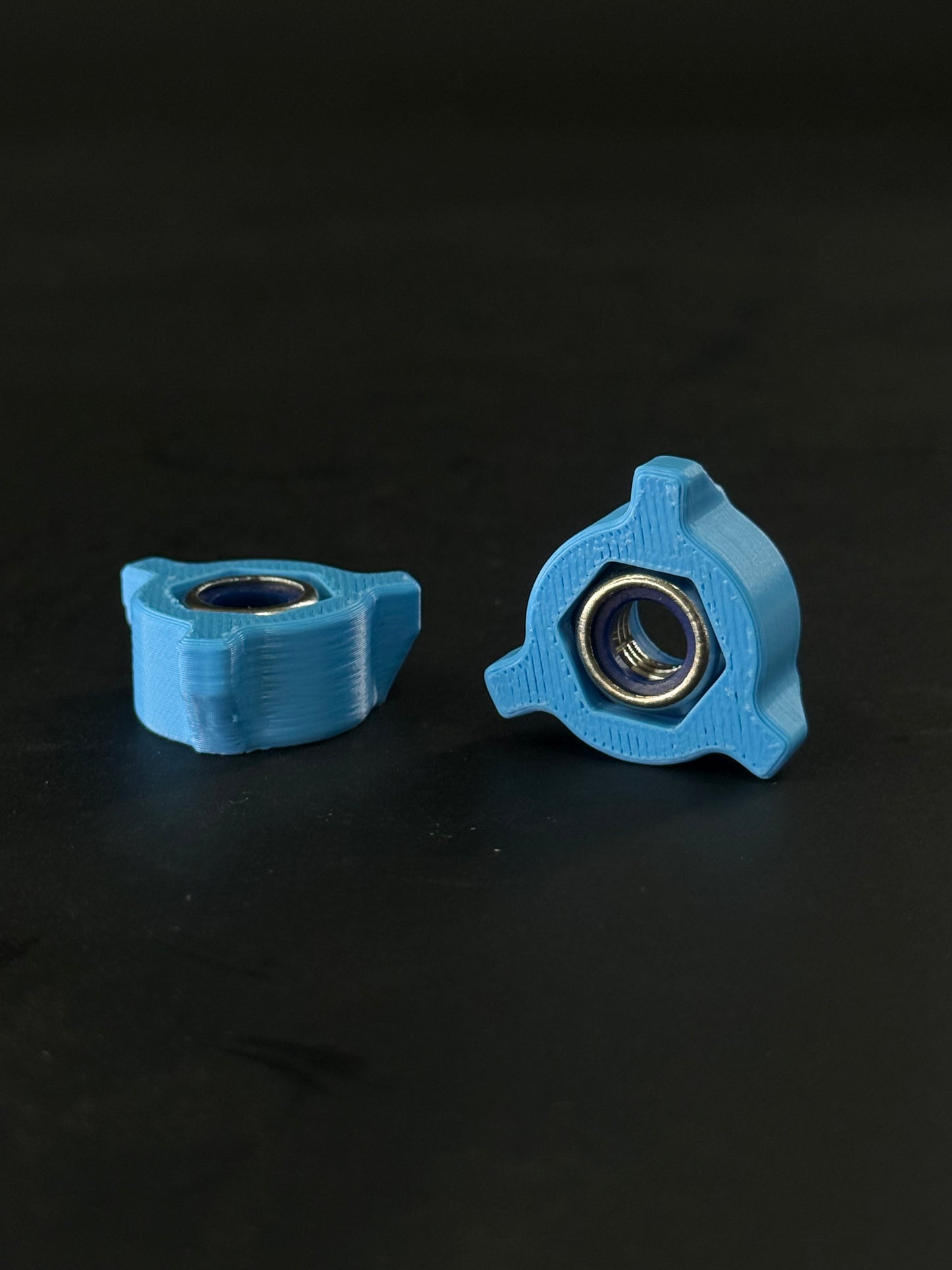 Backplate thumb screw