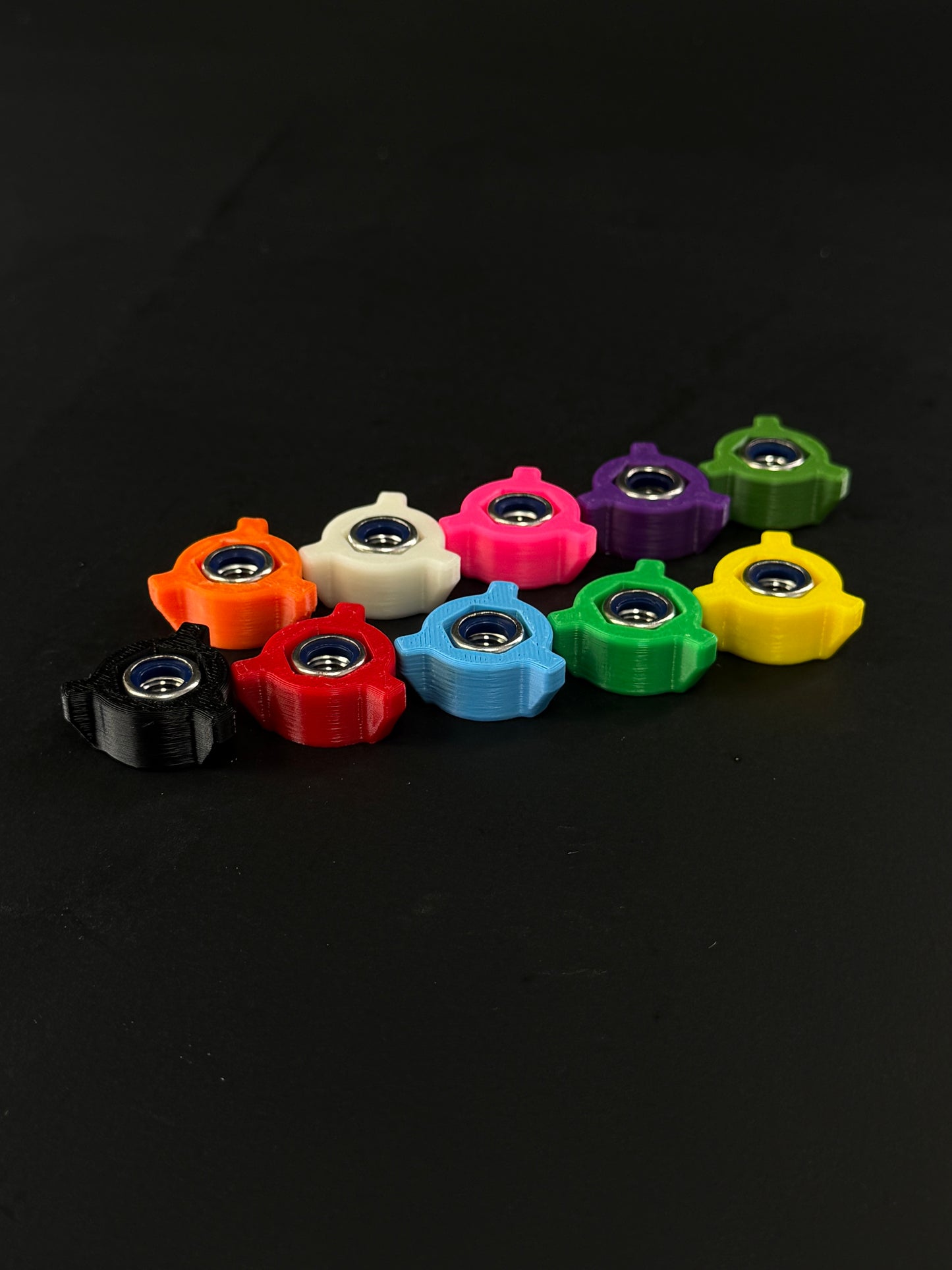 Backplate thumb screw