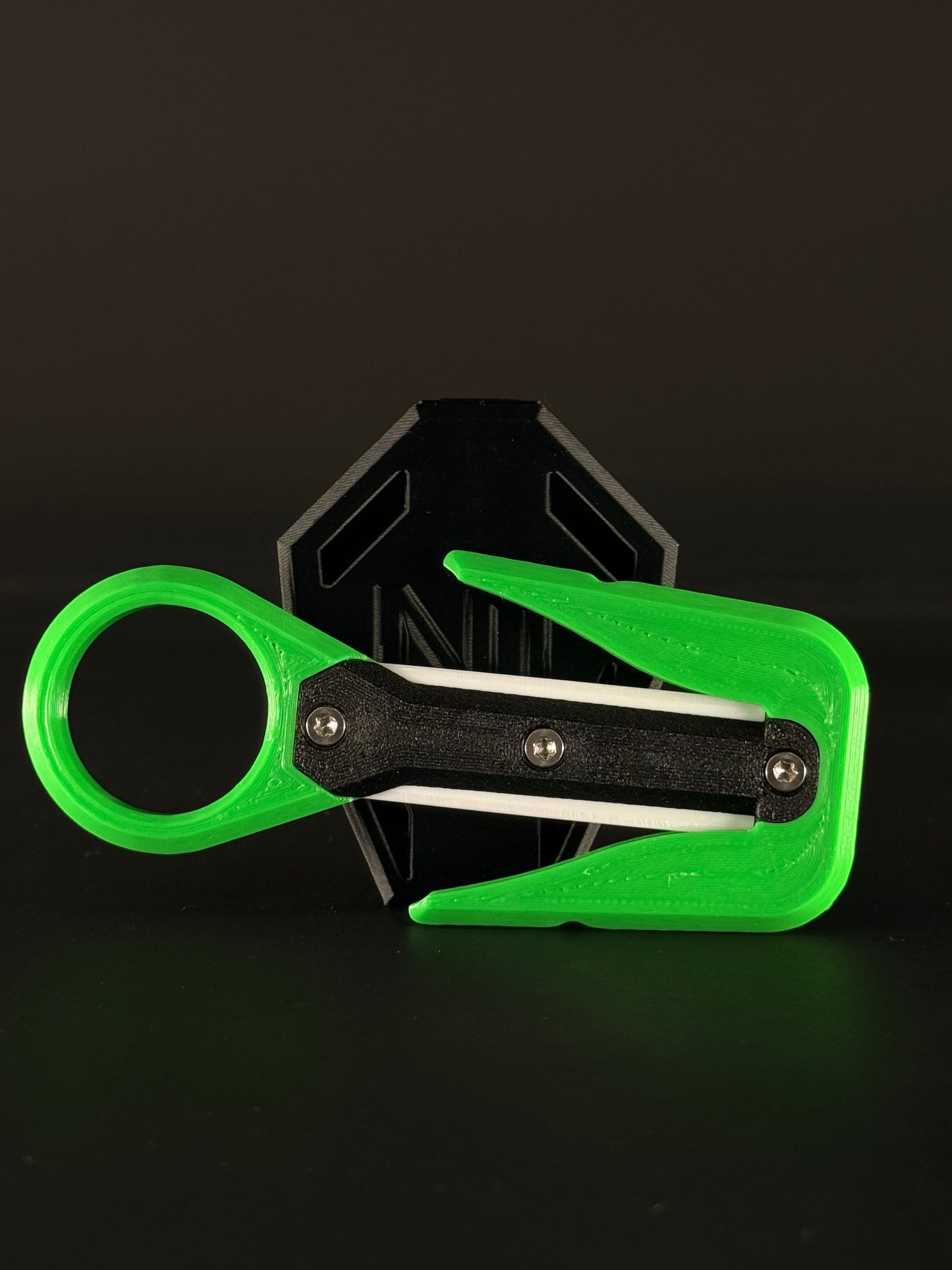Mini line cutter
