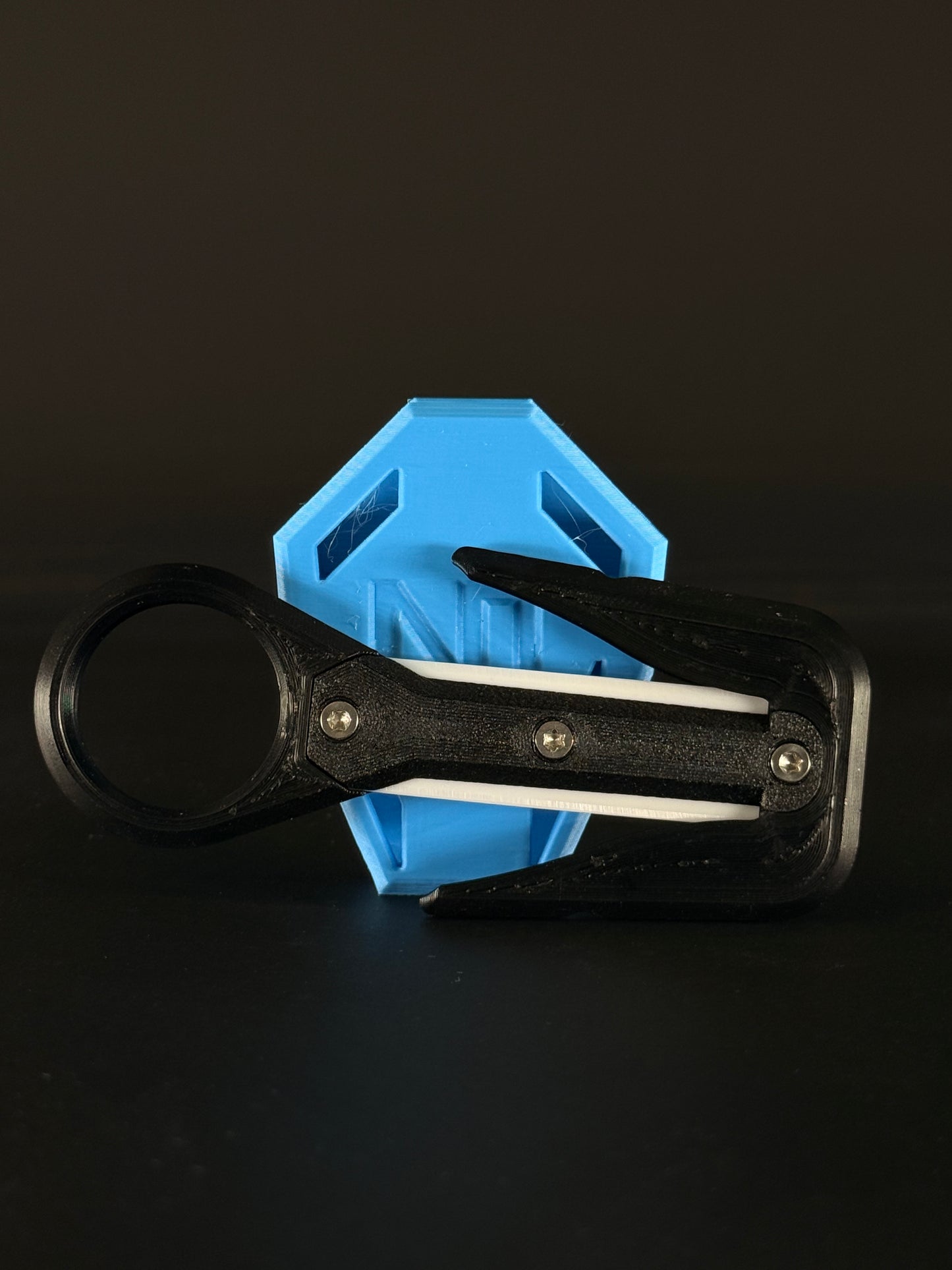 Mini line cutter