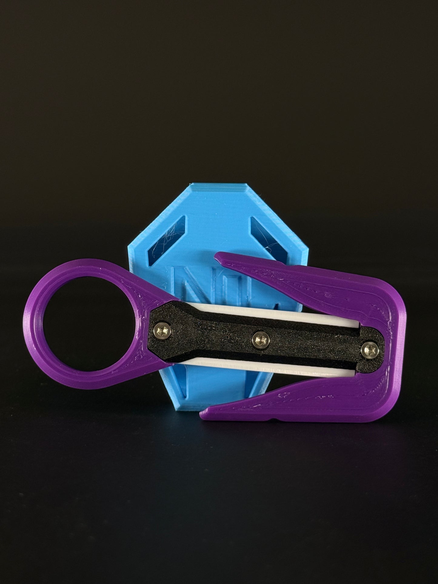 Mini line cutter