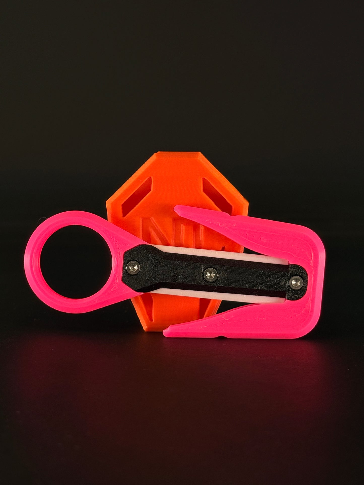 Mini line cutter