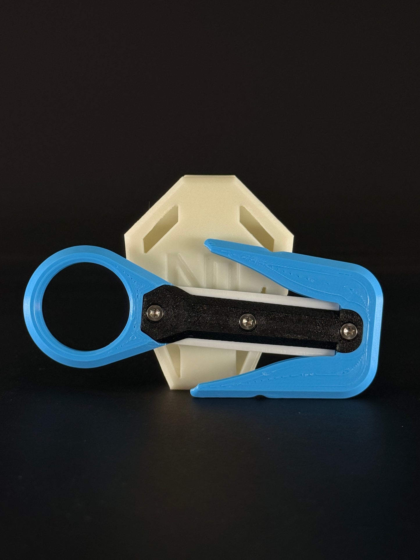 Mini line cutter